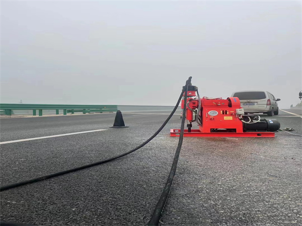 申扎马路路基路面开裂下沉注浆加固灌浆